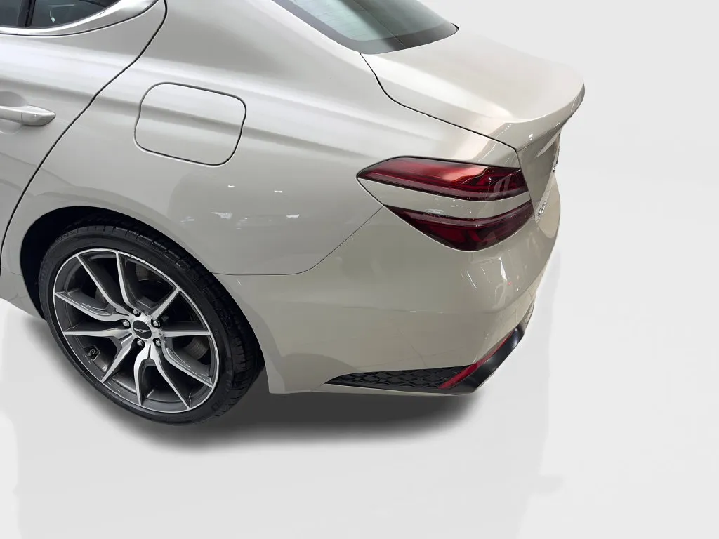 Genesis G70 photo 18