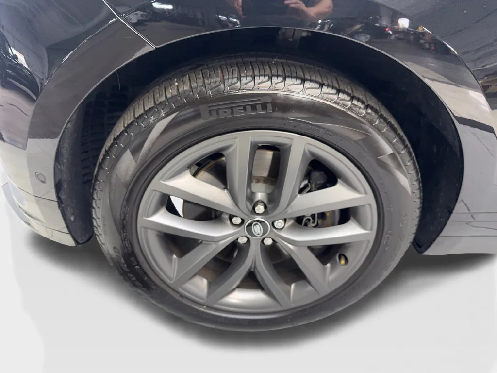 Land Rover Range Rover Velar photo 87