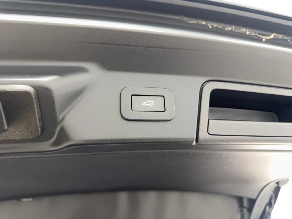 Land Rover Range Rover Velar photo 83