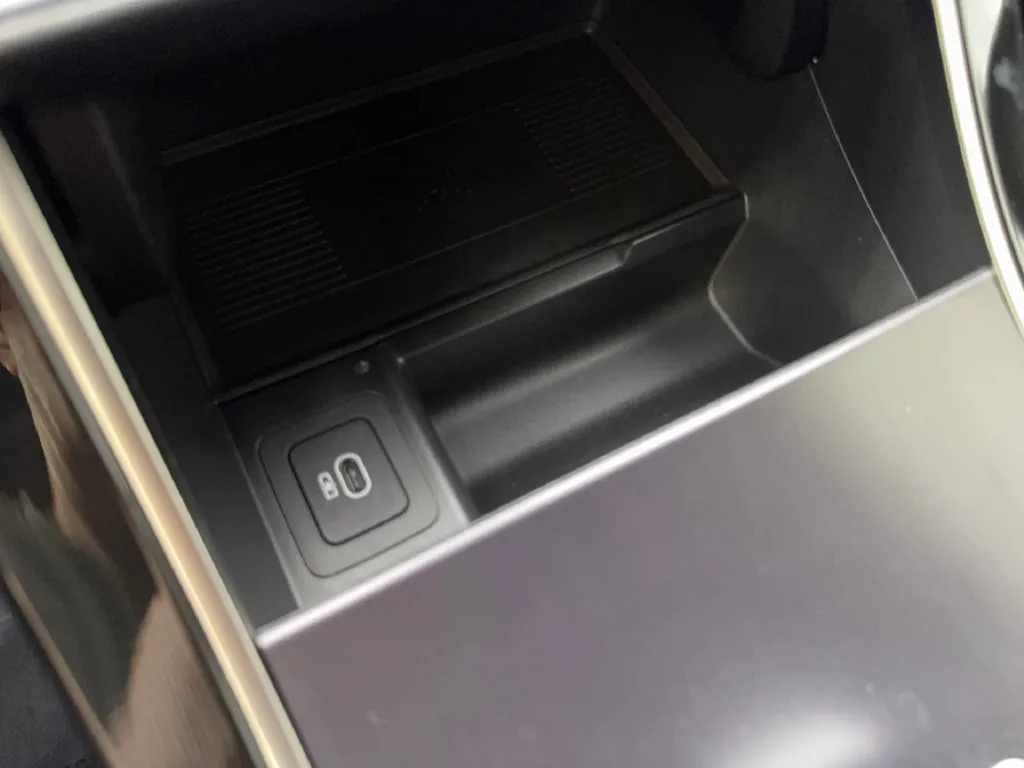Land Rover Range Rover Velar photo 67