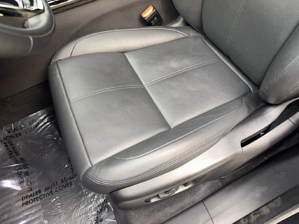 Land Rover Range Rover Velar photo 30