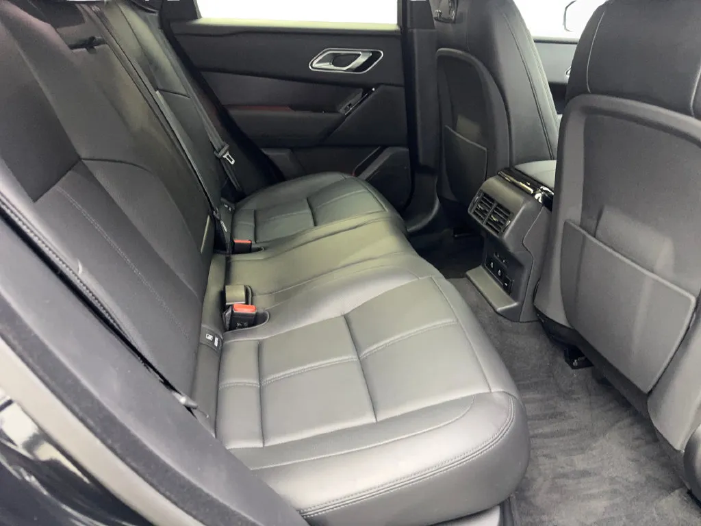 Land Rover Range Rover Velar photo 41