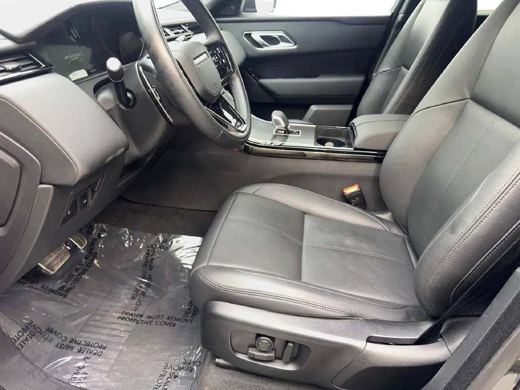 Land Rover Range Rover Velar photo 28
