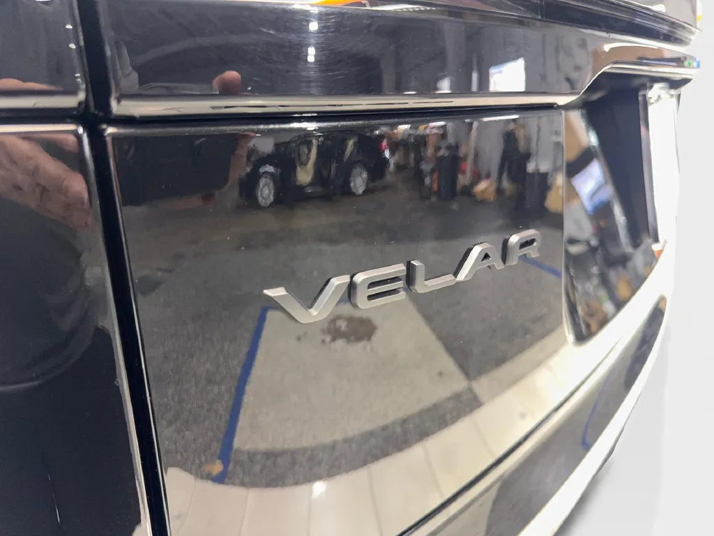 Land Rover Range Rover Velar photo 25