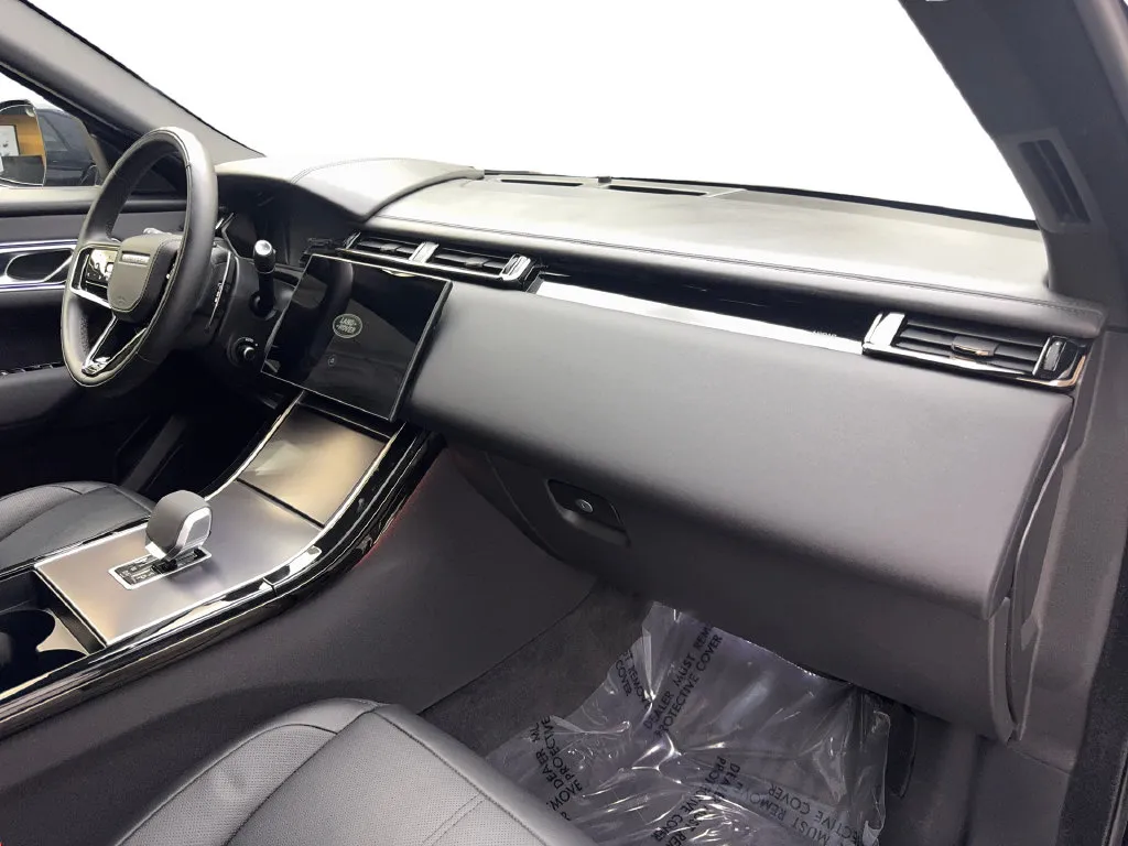 Land Rover Range Rover Velar photo 54