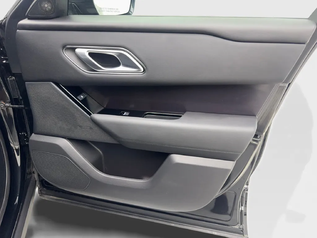 Land Rover Range Rover Velar photo 50