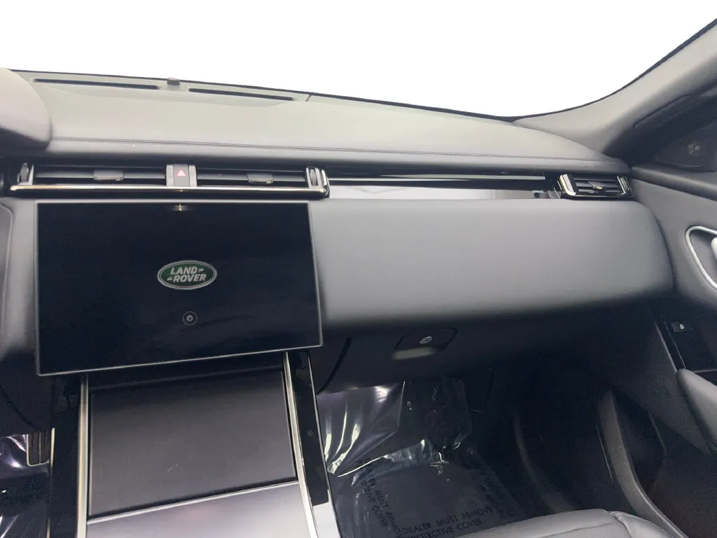 Land Rover Range Rover Velar photo 56
