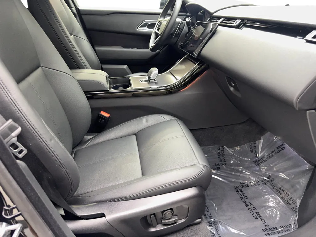 Land Rover Range Rover Velar photo 46