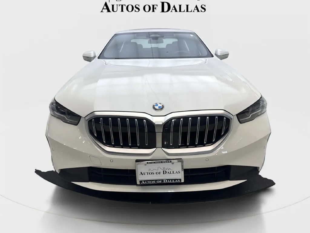BMW 5 Series photo 4