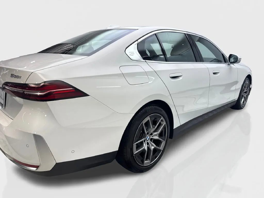 BMW 5 Series photo 15