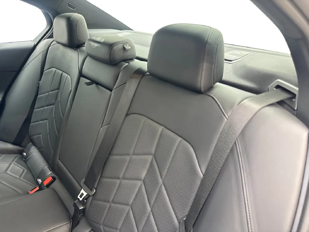 BMW 5 Series photo 36