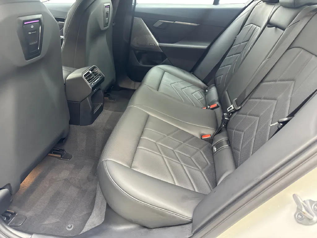 BMW 5 Series photo 35