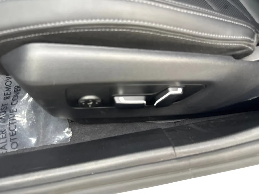 BMW 5 Series photo 32