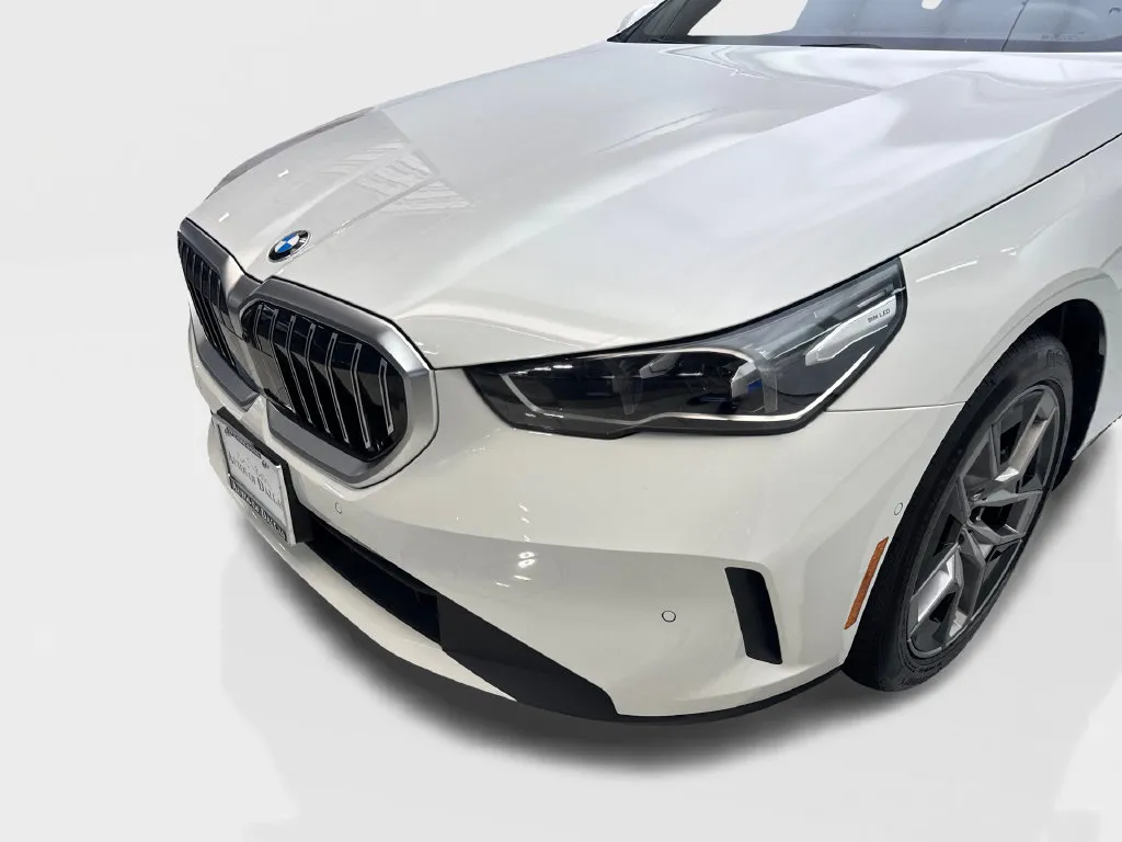 BMW 5 Series photo 18