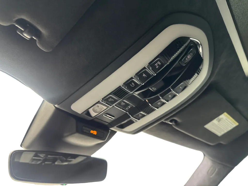 Porsche Macan photo 76