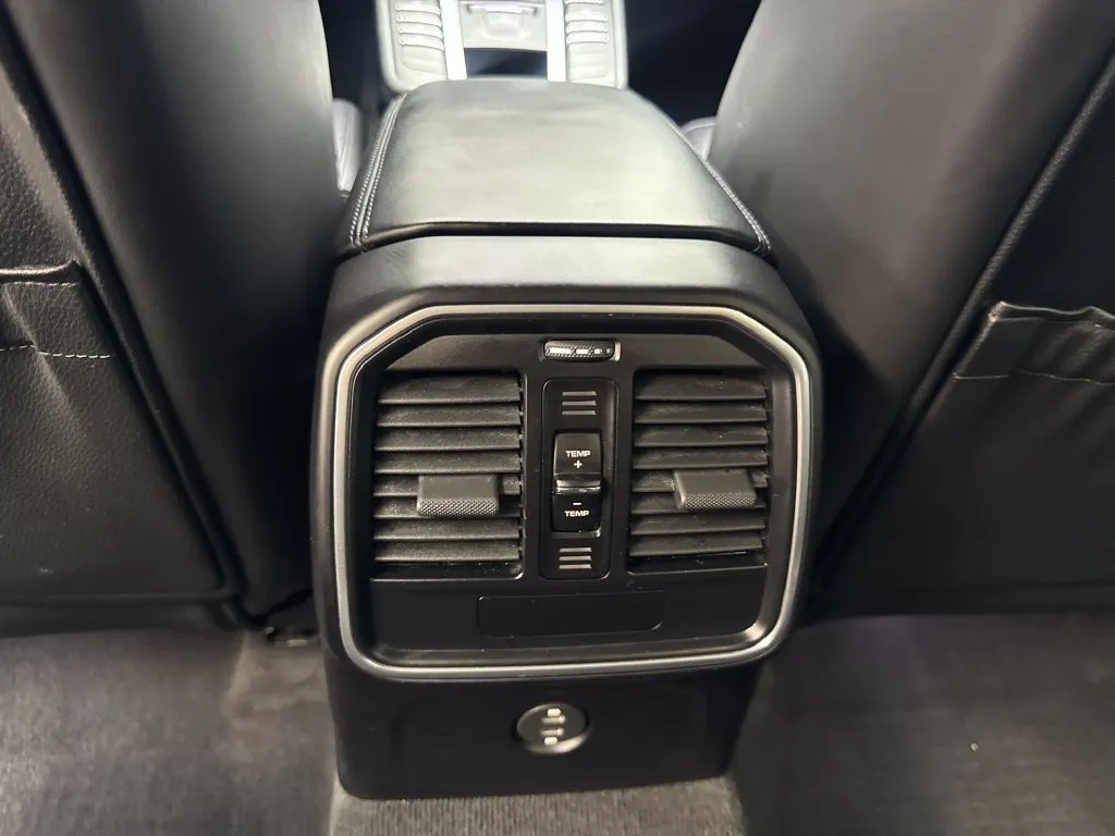 Porsche Macan photo 73