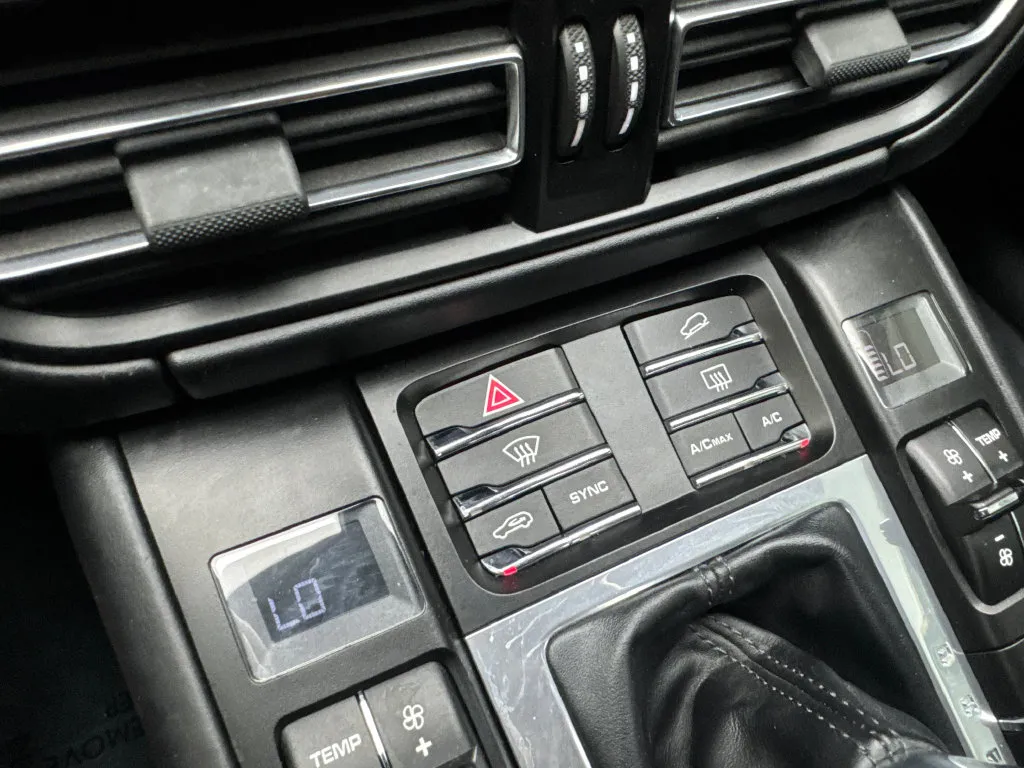 Porsche Macan photo 68