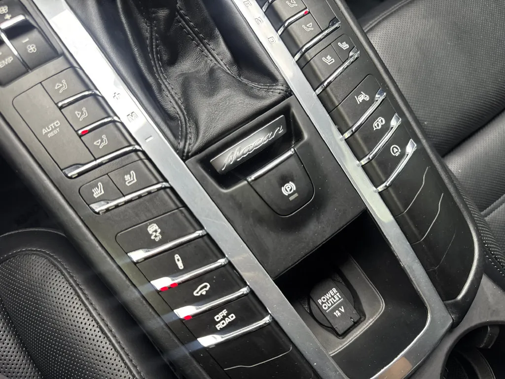 Porsche Macan photo 71