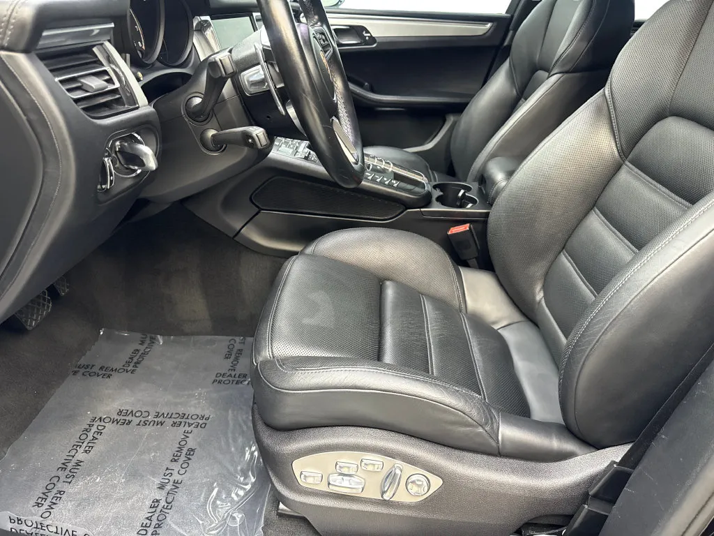 Porsche Macan photo 27