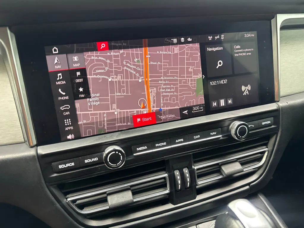 Porsche Macan photo 62