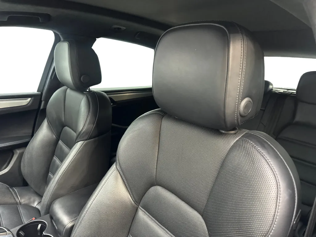 Porsche Macan photo 28