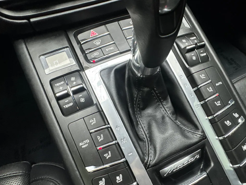 Porsche Macan photo 70