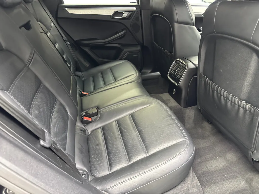 Porsche Macan photo 40