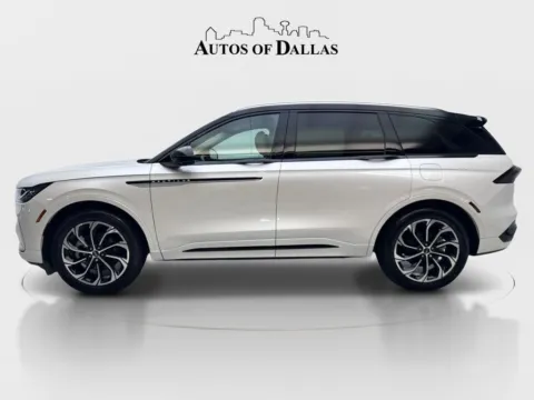 More photos of 2025 Lincoln Nautilus Reserve at Autos of Dallas - Irving, TX