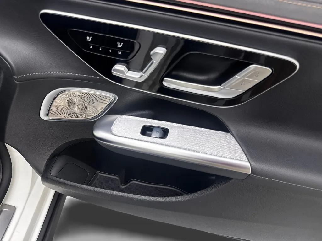 Mercedes-Benz EQE photo 49