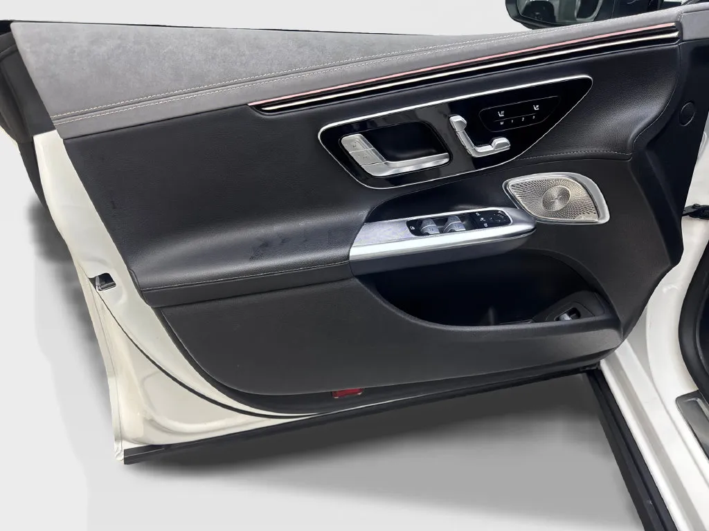 Mercedes-Benz EQE photo 32