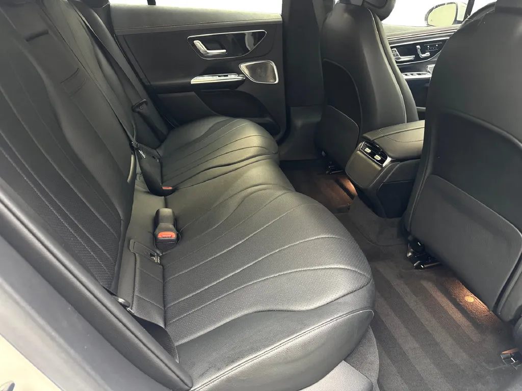 Mercedes-Benz EQE photo 40