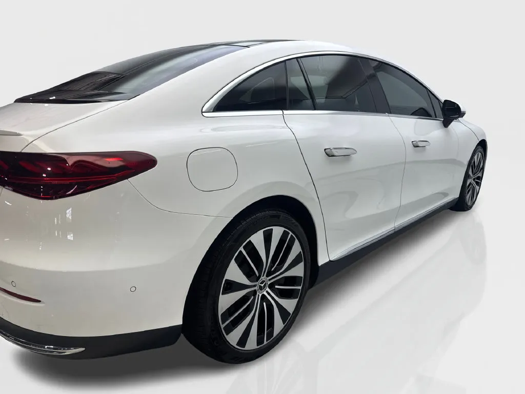 Mercedes-Benz EQE photo 15