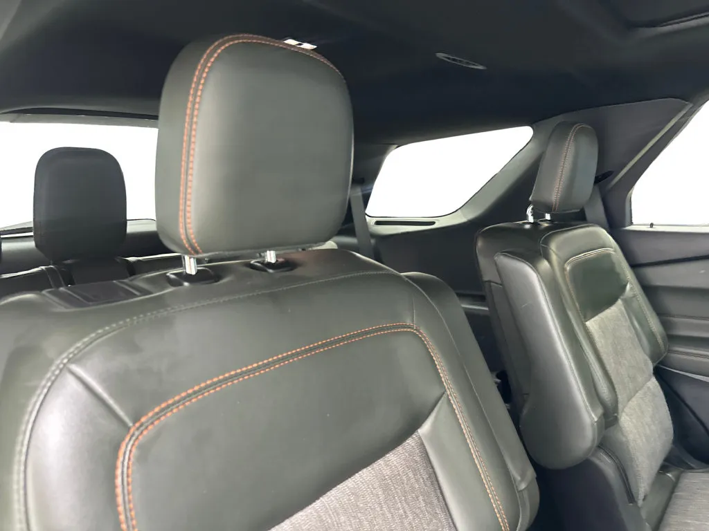 Ford Explorer photo 47