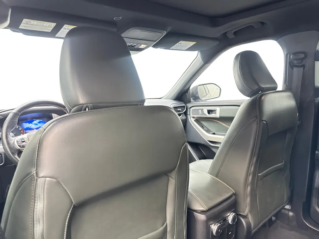 Ford Explorer photo 39