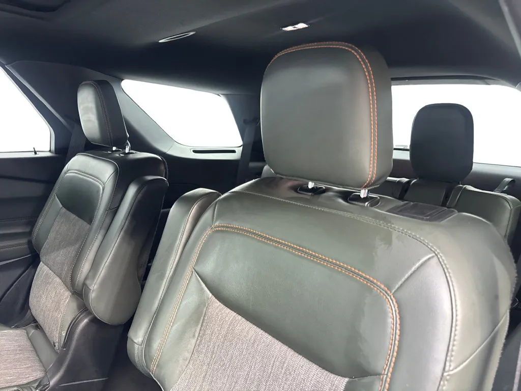 Ford Explorer photo 37