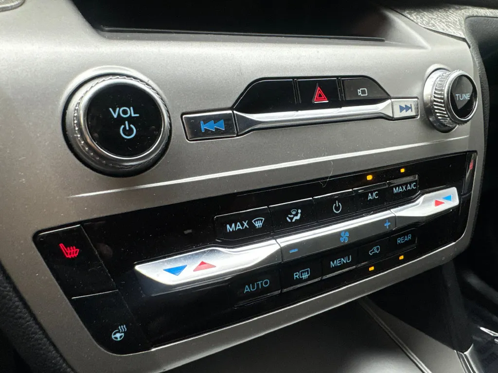 Ford Explorer photo 73
