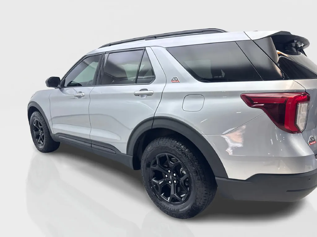 Ford Explorer photo 16