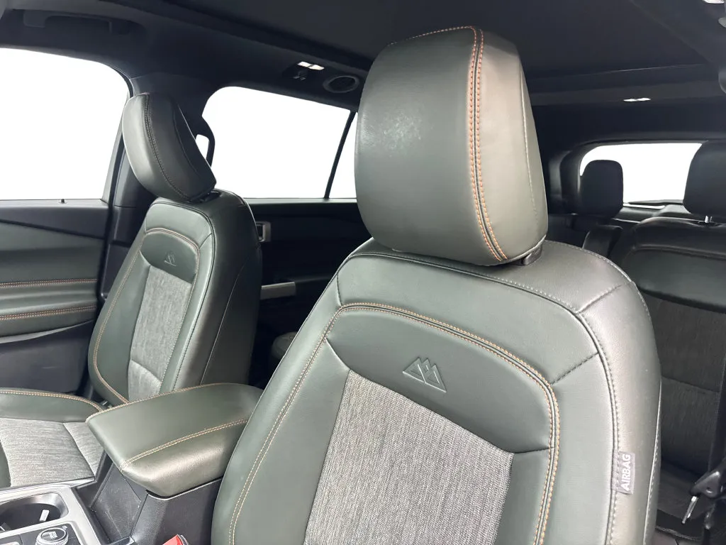 Ford Explorer photo 30
