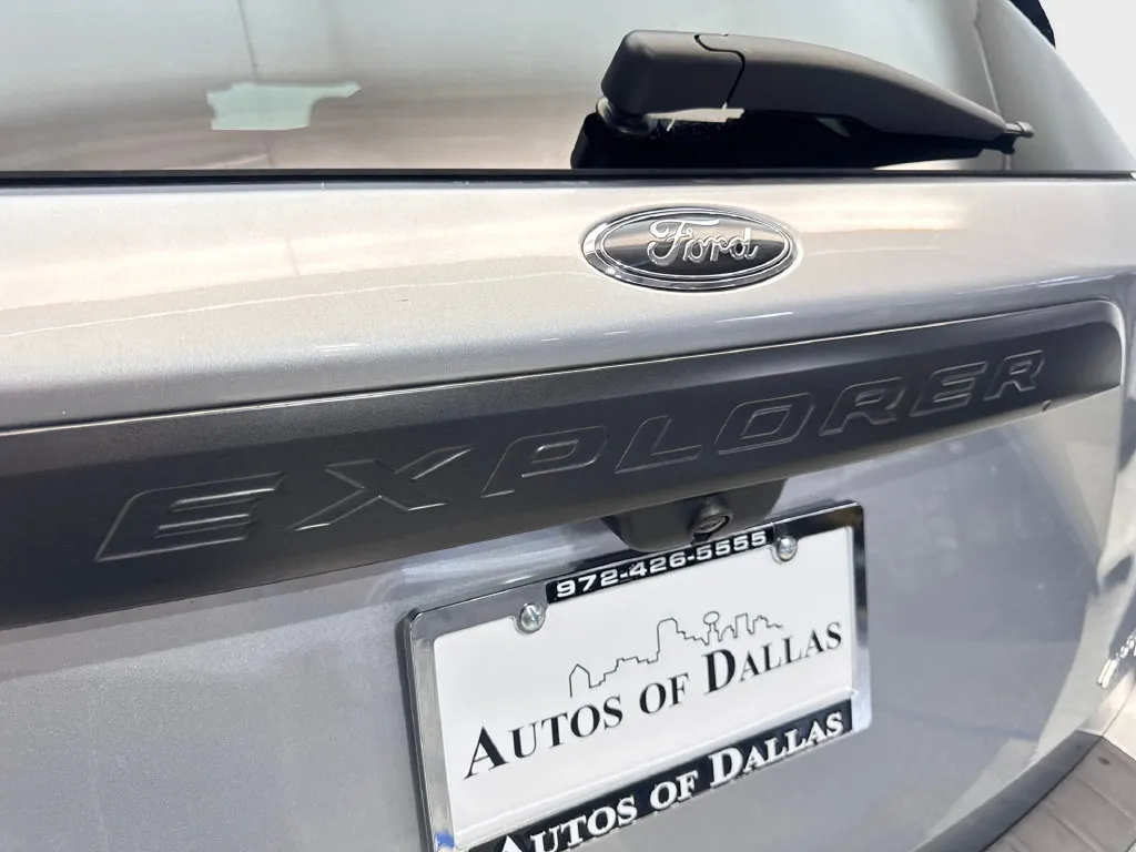 Ford Explorer photo 23