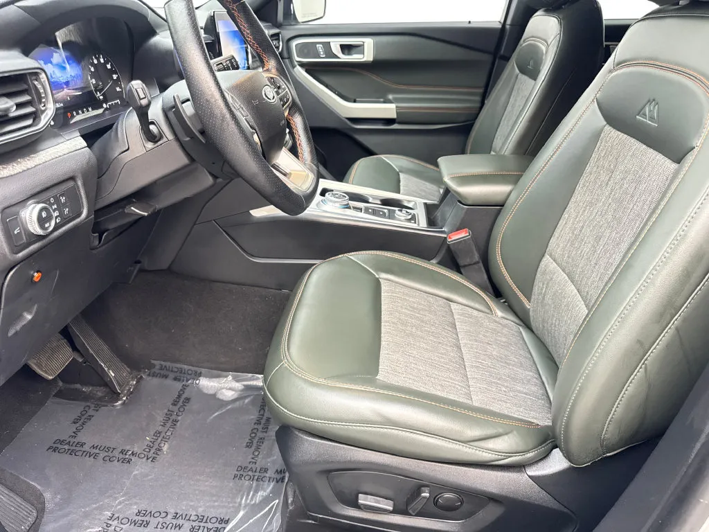 Ford Explorer photo 29