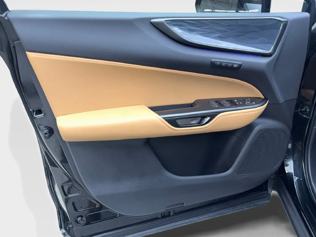 Lexus NX photo 33