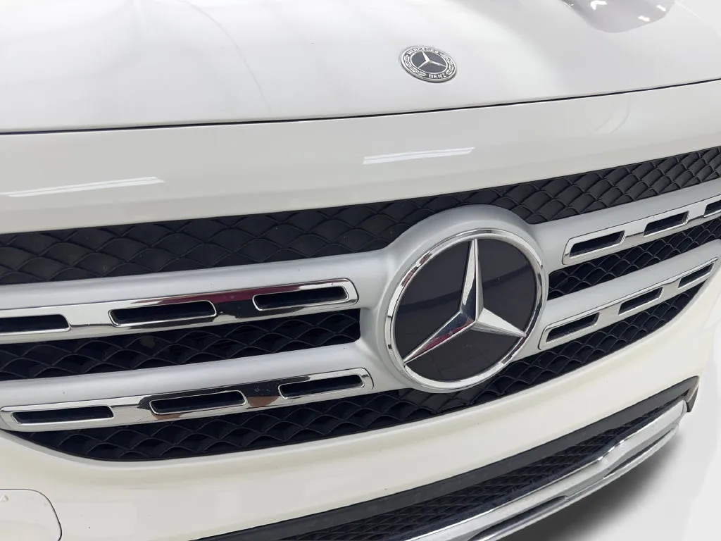 Mercedes-Benz GLB photo 26