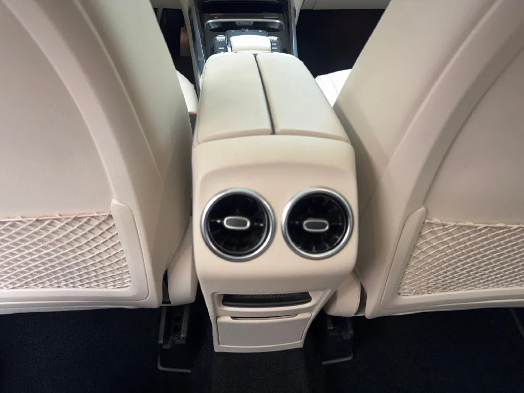 Mercedes-Benz GLB photo 76
