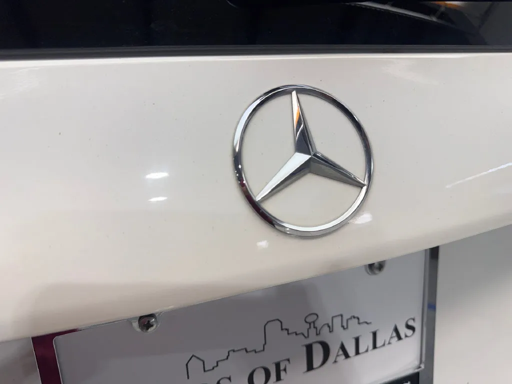 Mercedes-Benz GLB photo 23
