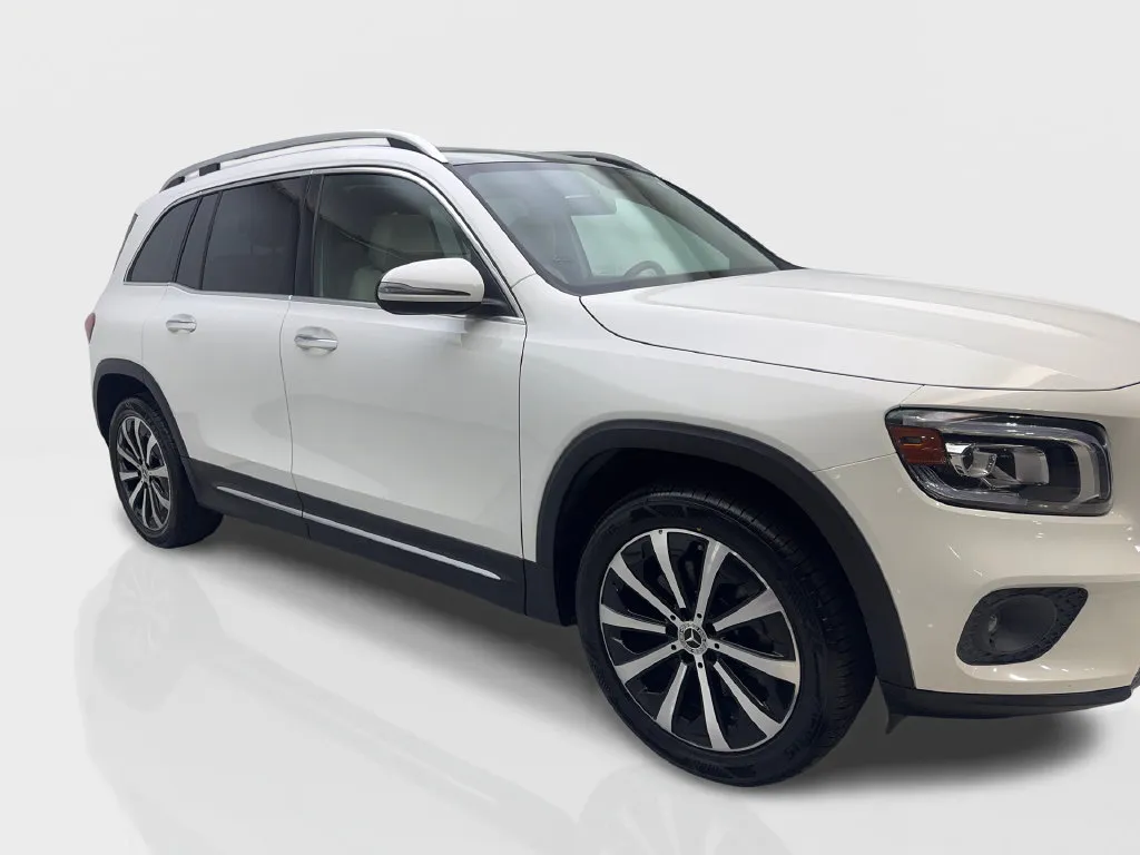 Mercedes-Benz GLB photo 14