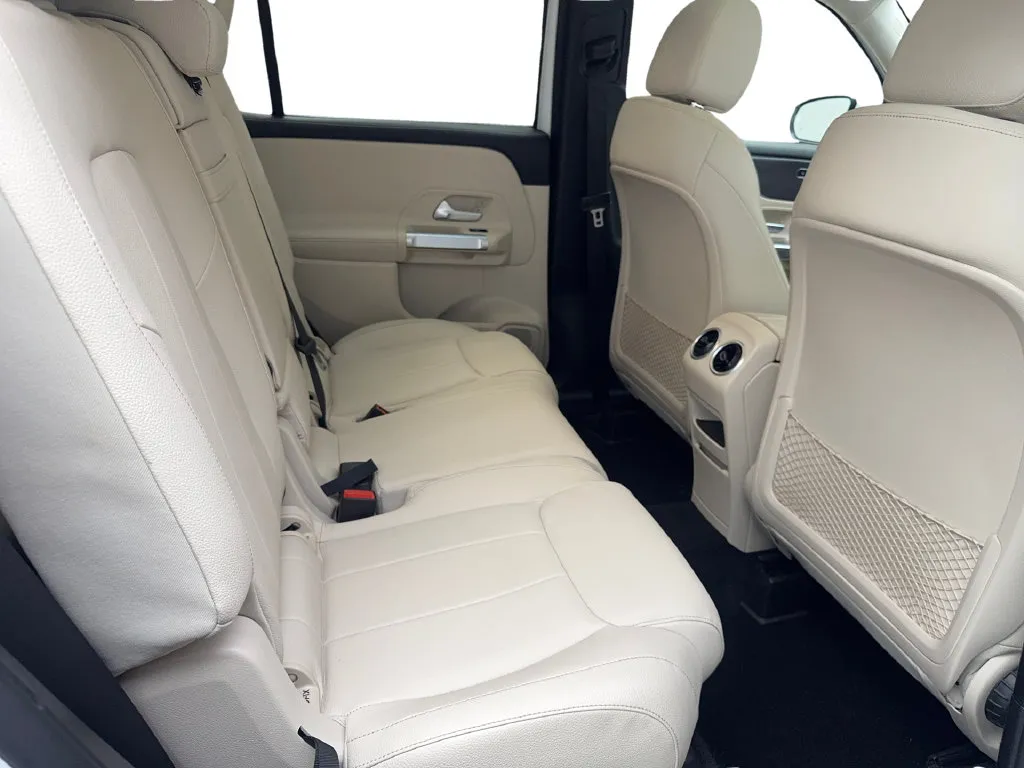 Mercedes-Benz GLB photo 44