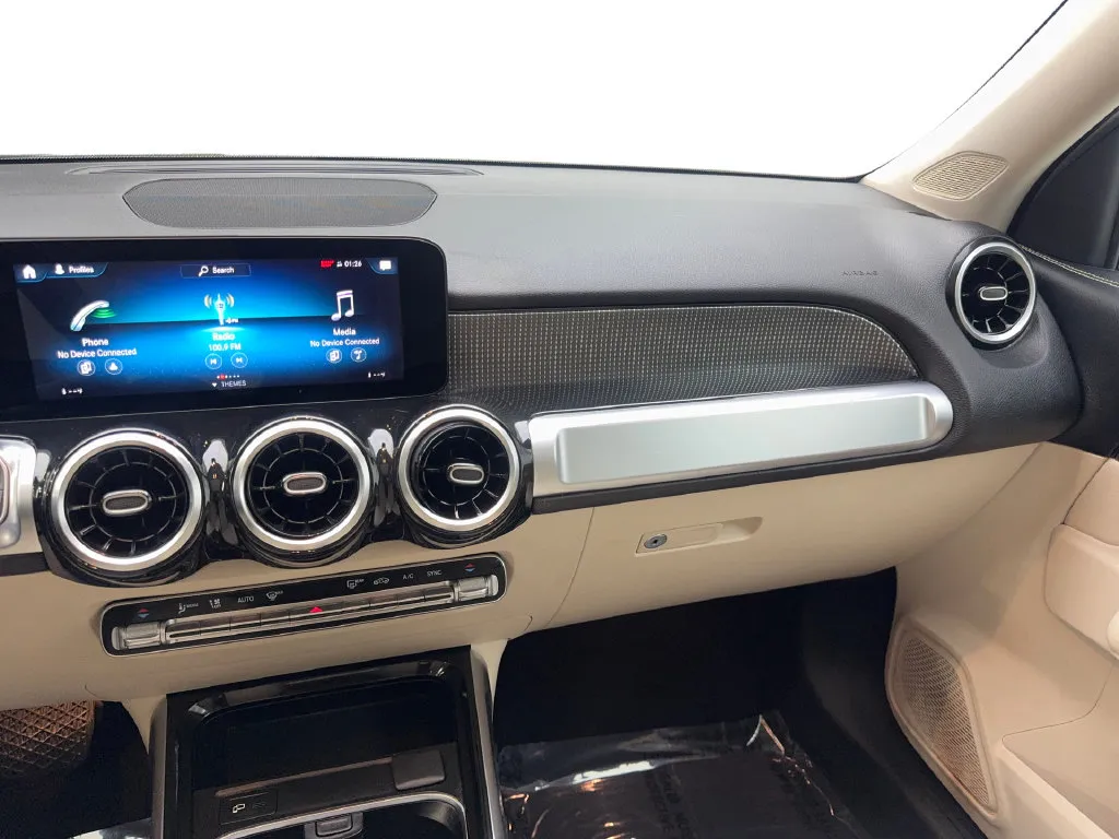 Mercedes-Benz GLB photo 59