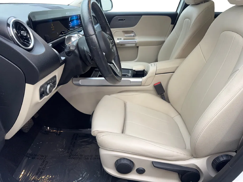 Mercedes-Benz GLB photo 27
