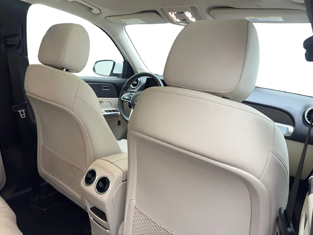 Mercedes-Benz GLB photo 46