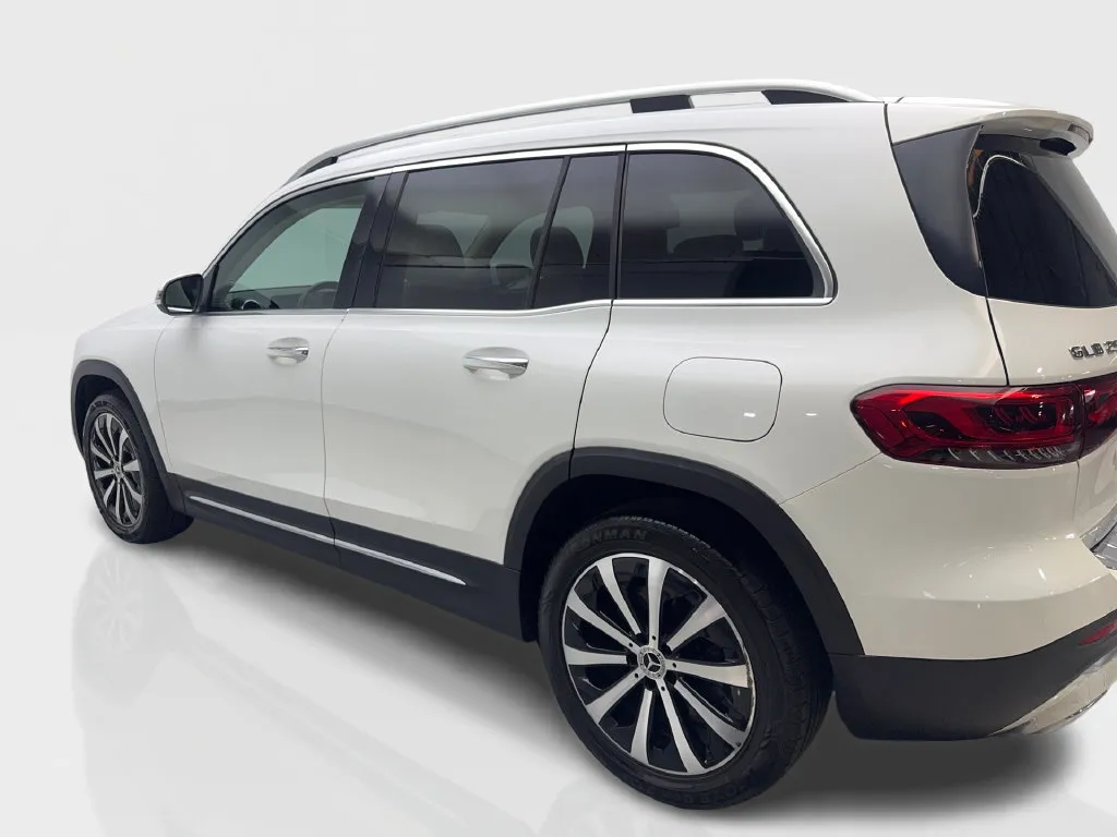 Mercedes-Benz GLB photo 16